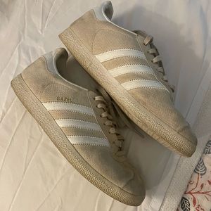 Adidas Originals Gazelle Women’s Tan Casual Sneaker Shoes 7.5